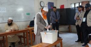 Research Article - From popular uprisings to divergent trajectories: A comparative study of Sri Lanka and Bangladesh. photo shows voting in Bangladesh
